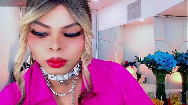 Snapshot of AdanKinng chatting on November 22, 2025, 12:48 pm AdanKinng online show from November 22, 2025, 12:48 pm