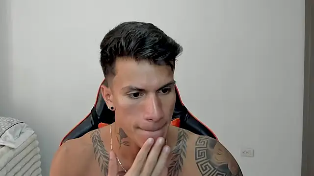 Snapshot of pettergrey1 chatting on February 9, 2026, 7:23 pm pettergrey1 online show from February 9, 2026, 7:23 pm