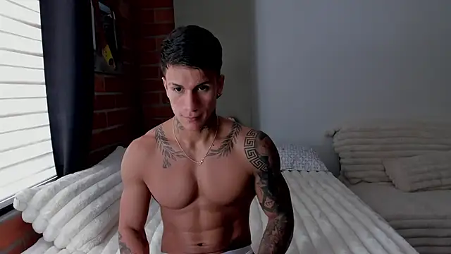 Snapshot of pettergrey1 chatting on November 14, 2025, 8:01 pm pettergrey1 online show from November 14, 2025, 8:01 pm