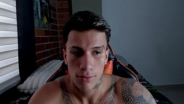 Snapshot of pettergrey1 chatting on November 6, 2025, 9:41 pm pettergrey1 online show from November 6, 2025, 9:41 pm