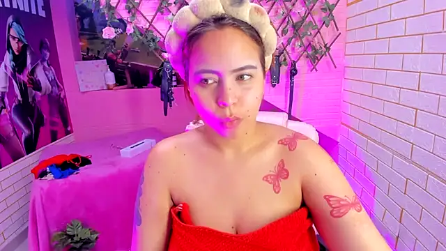 Snapshot of marcellaa303av chatting on April 12, 2026, 2:26 am marcellaa303av online show from April 12, 2026, 2:26 am