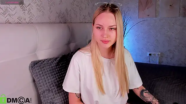 Snapshot of Carol__Cox chatting on October 29, 2025, 10:52 pm Carol Cox online show from October 29, 2025, 10:52 pm