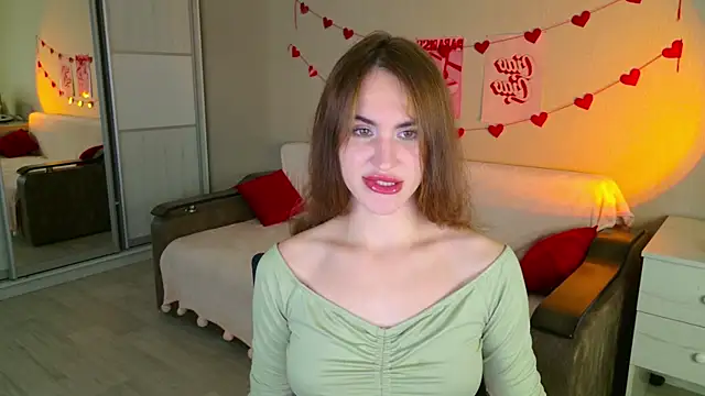 Snapshot of FridaCure chatting on October 11, 2025, 7:15 pm FridaCure online show from October 11, 2025, 7:15 pm