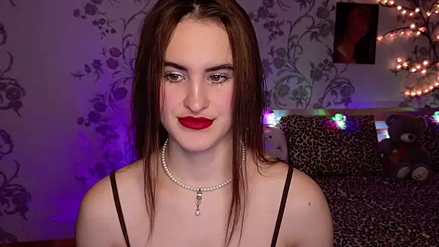 Snapshot of FridaCure chatting on November 20, 2025, 6:41 pm FridaCure online show from November 20, 2025, 6:41 pm