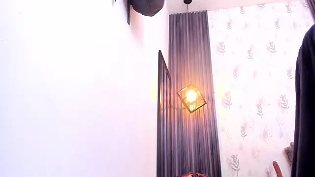 brigittemiller online show from November 12, 2025, 3:27 pm