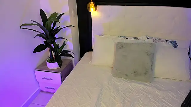 zoe rivers online show from February 28, 2025, 5:15 pm