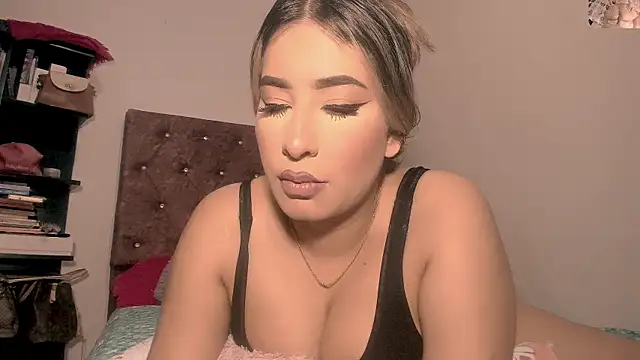 Snapshot of sexylatin_ chatting on August 4, 2026, 7:02 am sexylatin online show from August 4, 2026, 7:02 am