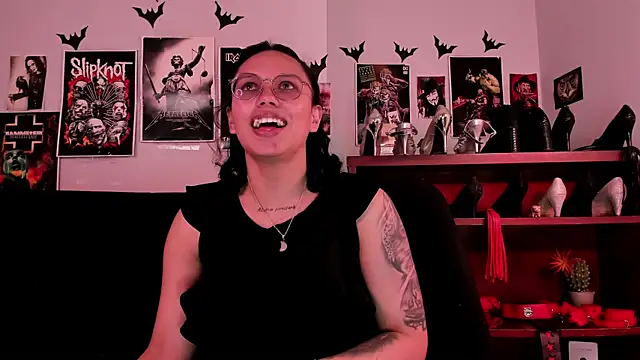 lilith-deveraux online show from June 23, 2026, 7:23 pm