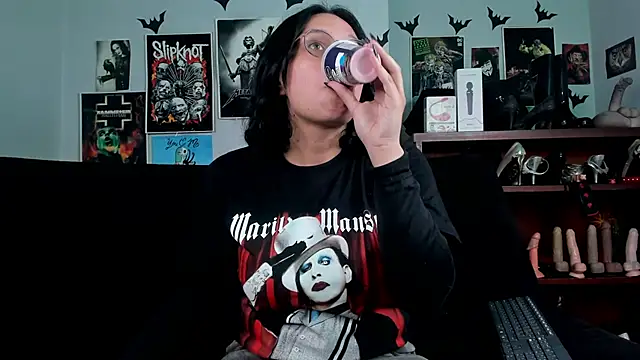 Snapshot of lilith-deveraux chatting on June 2, 2026, 5:24 pm lilith-deveraux online show from June 2, 2026, 5:24 pm