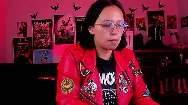 lilith-deveraux online show from May 1, 2026, 3:50 pm