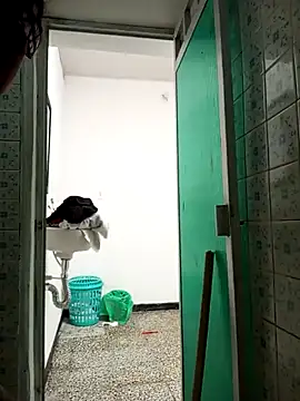 Karii-R online show from November 17, 2025, 6:45 pm