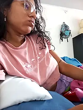 Karii-R online show from November 10, 2025, 1:16 pm