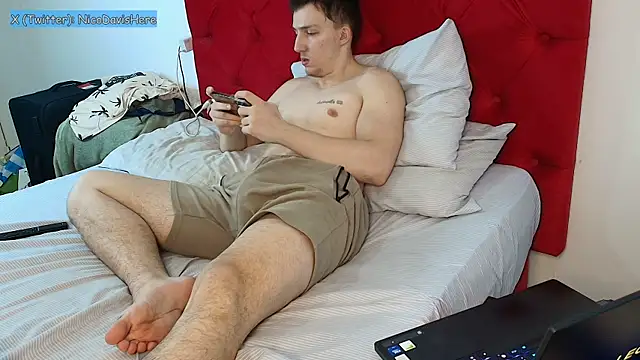 Snapshot of NicoDavisHere chatting on June 10, 2026, 8:21 pm NicoDavisHere online show from June 10, 2026, 8:21 pm