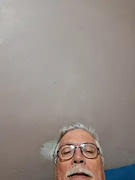 Snapshot of NawtyB1965 chatting on October 22, 2025, 3:17 am NawtyB1965 online show from October 22, 2025, 3:17 am