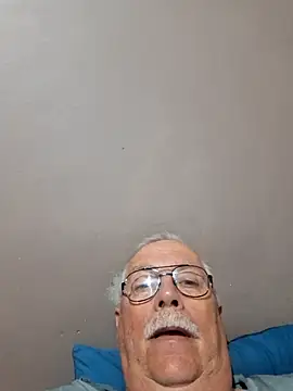 Snapshot of NawtyB1965 chatting on November 12, 2025, 3:43 am NawtyB1965 online show from November 12, 2025, 3:43 am