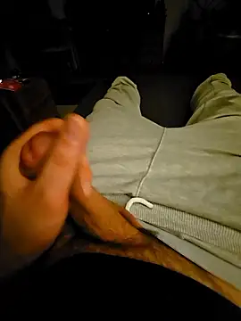 Snapshot of geilerCock1990 chatting on December 13, 2025, 9:43 pm geilerCock1990 online show from December 13, 2025, 9:43 pm