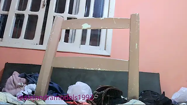 Snapshot of alejandra01 chatting on May 13, 2026, 7:15 am alejandra01 online show from May 13, 2026, 7:15 am