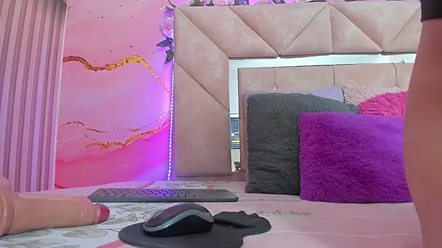 Snapshot of Taylor__cooper chatting on November 26, 2025, 6:52 pm Taylor cooper online show from November 26, 2025, 6:52 pm