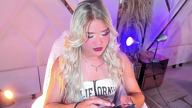 Snapshot of Elody_Preysler69 chatting on December 5, 2025, 4:44 am Elody Preysler69 online show from December 5, 2025, 4:44 am