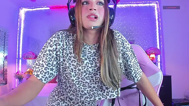 KylieVictoria online show from December 3, 2025, 4:13 am