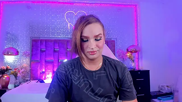 KylieVictoria online show from November 30, 2025, 4:24 am