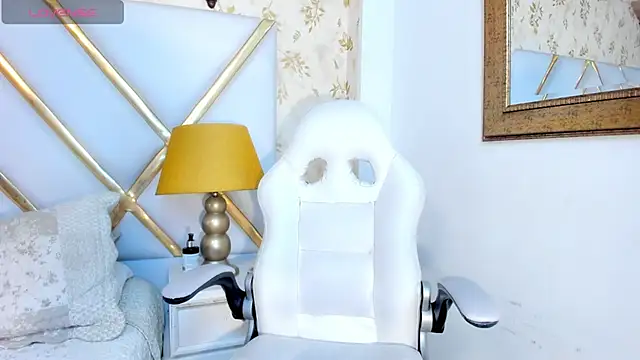 KimRusso  online show from December 20, 2024, 1:00 pm