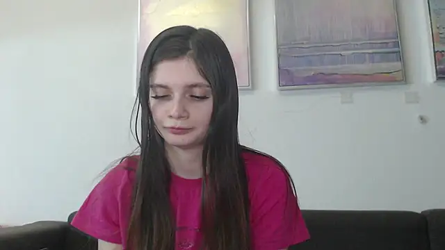 Snapshot of Effi_18 chatting on February 9, 2025, 5:43 pm Effi 18 online show from February 9, 2025, 5:43 pm