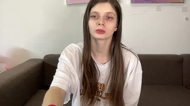 Snapshot of Effi_18 chatting on February 7, 2025, 5:29 pm Effi 18 online show from February 7, 2025, 5:29 pm