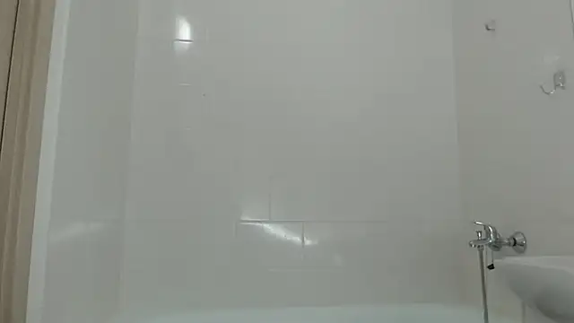 Snapshot of Effi_18 chatting on March 21, 2025, 6:29 pm Effi 18 online show from March 21, 2025, 6:29 pm