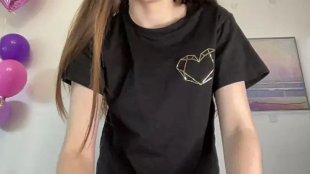 Snapshot of Effi_18 chatting on February 4, 2025, 5:45 pm Effi 18 online show from February 4, 2025, 5:45 pm