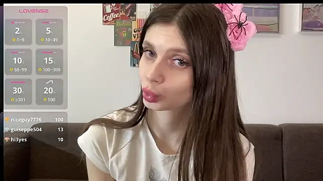 Snapshot of Effi_18 chatting on March 7, 2025, 12:26 am Effi 18 online show from March 7, 2025, 12:26 am