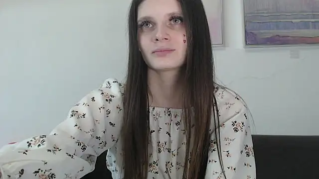 Snapshot of Effi_18 chatting on February 17, 2025, 12:11 am Effi 18 online show from February 17, 2025, 12:11 am