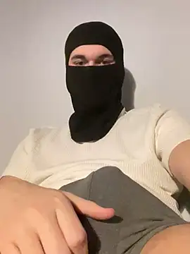 Snapshot of kevin344112 chatting on January 23, 2025, 12:04 am kevin344112 online show from January 23, 2025, 12:04 am