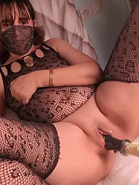 Snapshot of Lina_lolo chatting on February 21, 2026, 7:49 pm Lina lolo online show from February 21, 2026, 7:49 pm