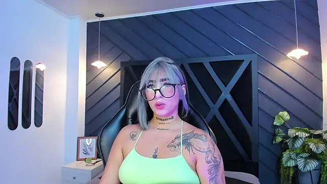 Snapshot of Alahia_Dangelo chatting on September 20, 2025, 11:37 am Alahia Dangelo online show from September 20, 2025, 11:37 am