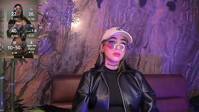 Snapshot of Alahia_Dangelo chatting on October 24, 2025, 5:34 pm Alahia Dangelo online show from October 24, 2025, 5:34 pm