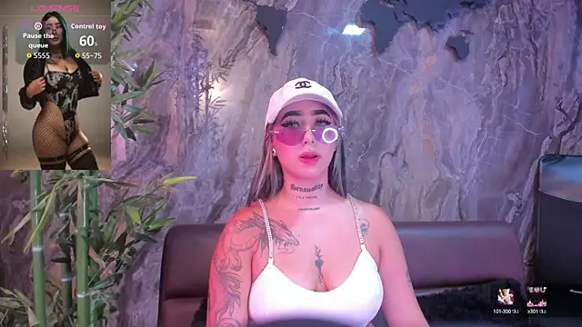 Snapshot of Alahia_Dangelo chatting on October 20, 2025, 5:35 pm Alahia Dangelo online show from October 20, 2025, 5:35 pm