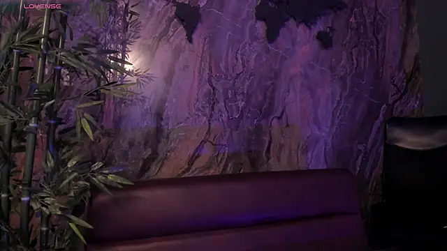 Snapshot of Alahia_Dangelo chatting on November 14, 2025, 5:38 pm Alahia Dangelo online show from November 14, 2025, 5:38 pm