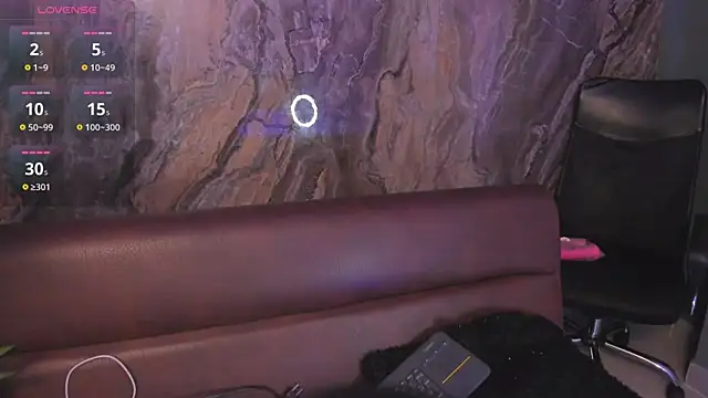 Snapshot of Alahia_Dangelo chatting on November 4, 2025, 5:28 pm Alahia Dangelo online show from November 4, 2025, 5:28 pm