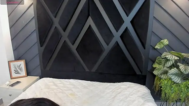 Snapshot of Alahia_Dangelo chatting on March 16, 2025, 5:25 am Alahia Dangelo online show from March 16, 2025, 5:25 am