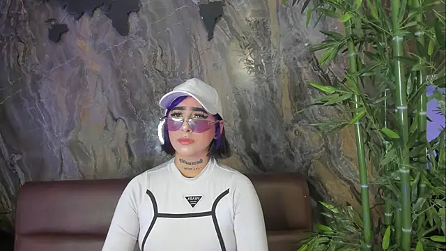 Snapshot of Alahia_Dangelo chatting on November 15, 2025, 5:28 pm Alahia Dangelo online show from November 15, 2025, 5:28 pm