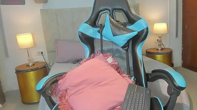 Snapshot of _maria_foxx_ chatting on December 15, 2025, 5:52 pm maria foxx online show from December 15, 2025, 5:52 pm