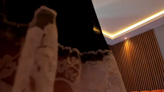 Snapshot of Eilin_clio chatting on February 20, 2025, 12:25 pm Eilin clio online show from February 20, 2025, 12:25 pm