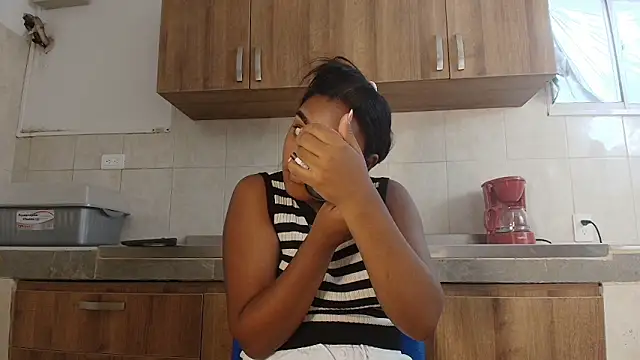 Snapshot of kayna_gomez chatting on May 21, 2026, 7:11 pm kayna gomez online show from May 21, 2026, 7:11 pm