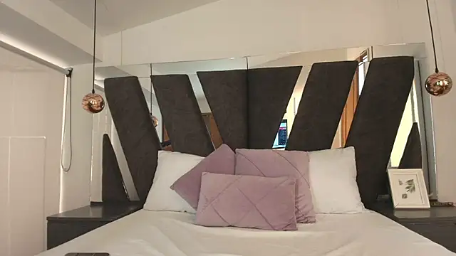 Snapshot of Milkdulce1 chatting on November 20, 2025, 2:07 pm Milkdulce1 online show from November 20, 2025, 2:07 pm