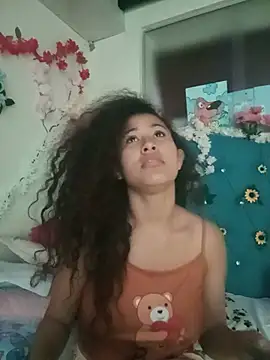 Milkdulce1 online show from May 15, 2026, 2:26 pm