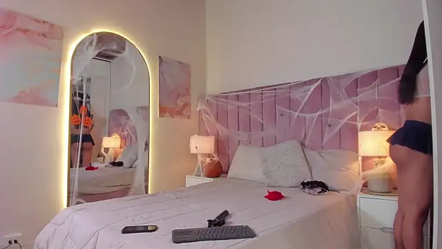 Snapshot of Aleja_arango1 chatting on October 17, 2025, 10:11 pm Aleja arango1 online show from October 17, 2025, 10:11 pm