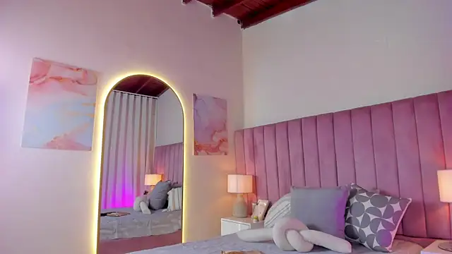 Snapshot of Aleja_arango1 chatting on November 10, 2025, 8:58 pm Aleja arango1 online show from November 10, 2025, 8:58 pm