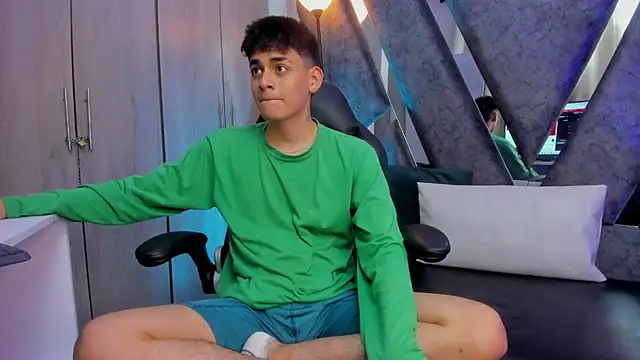 Snapshot of Yef_Thin chatting on October 25, 2025, 3:17 am Yef Thin online show from October 25, 2025, 3:17 am