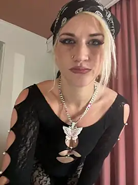 UrFavorite304 online show from January 14, 2025, 12:11 am